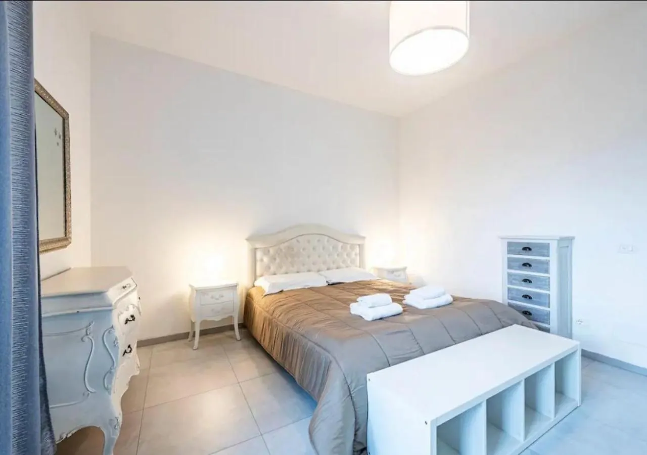 Apartment La Suite Di Tommy Con Parcheggio Privato Florence Italy